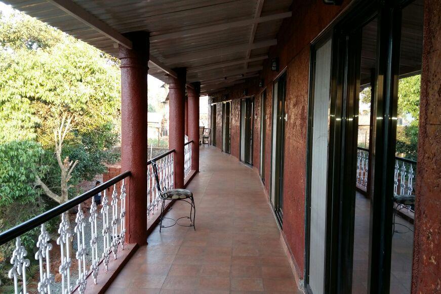 Hotel On The Rocks Mahabaleshwar Exterior photo